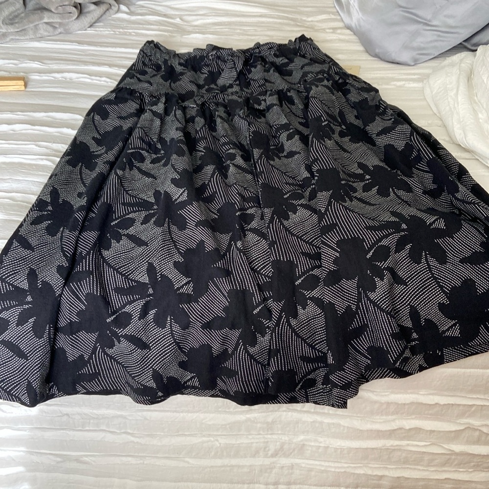 Black and white print a-line skirt. New with tags. Size Medium.